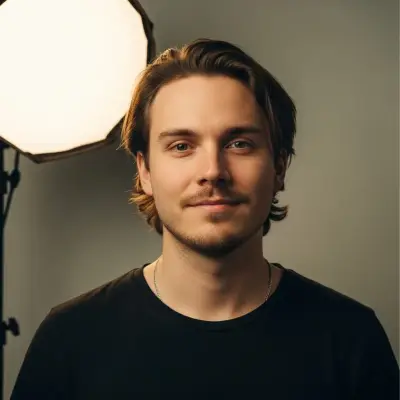 Portrait of Harry Styler
